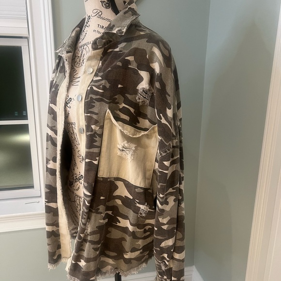 NWOT POL Camouflage Shacket | Size M | Fringe Edges | Distressed - Picture 8 of 12